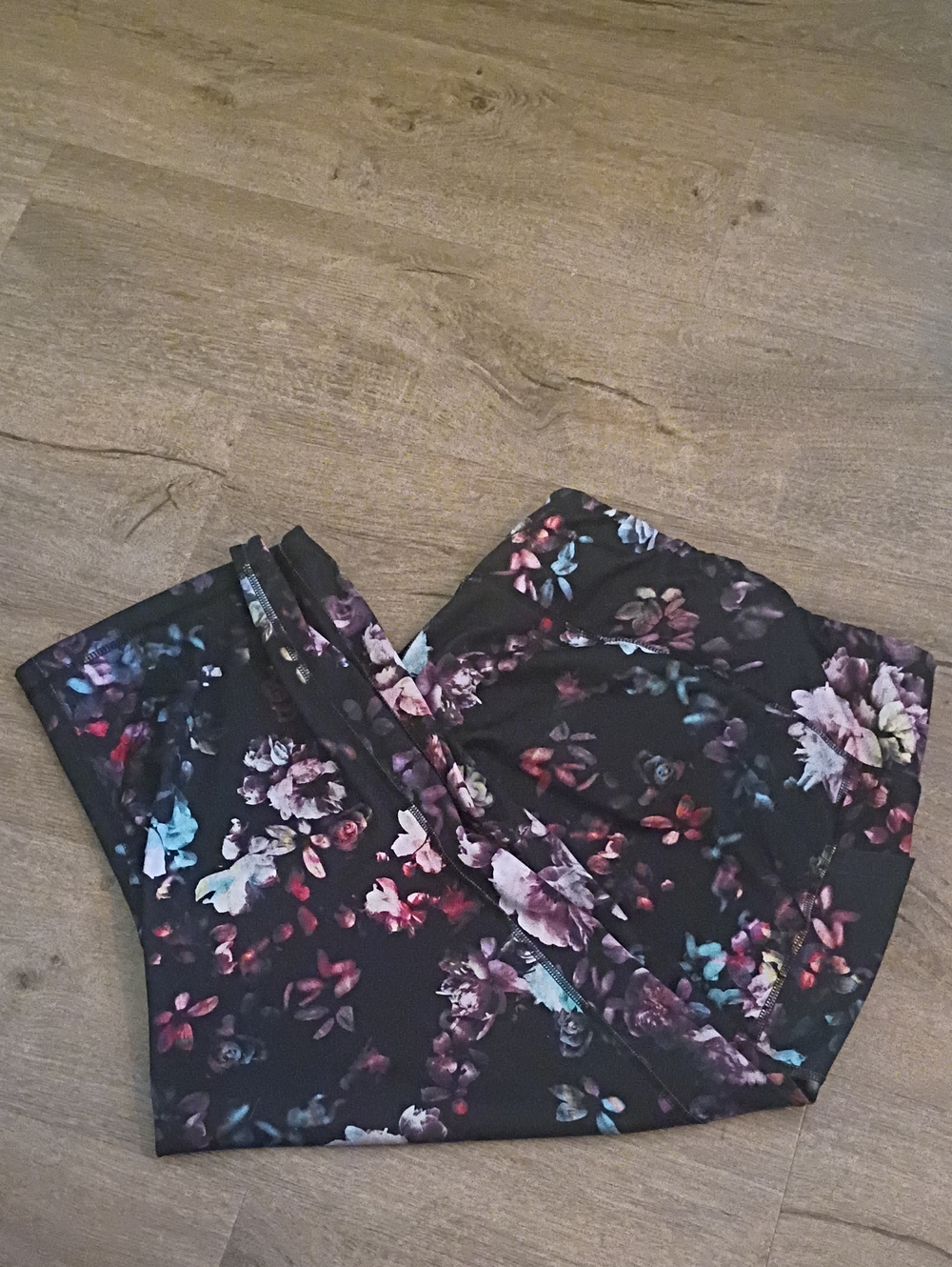Avia Black Floral cropped leggings with Multicolor Blooms